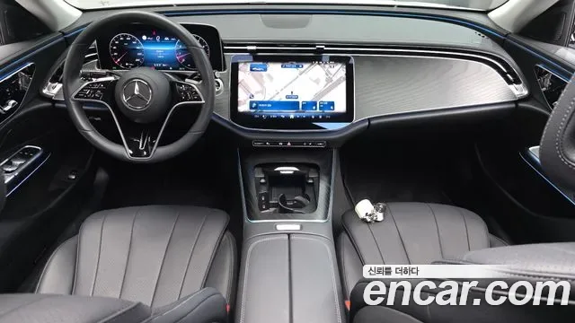 Mercedes-Benz E-Class E200, миниатюра 3