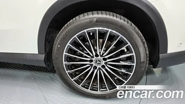 Mercedes-Benz GLC GLC300 4MATIC AMG Line, миниатюра 16