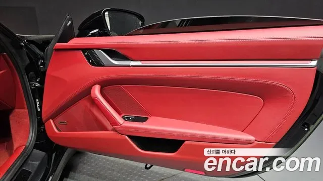 Porsche 911 4 GTS, миниатюра 17