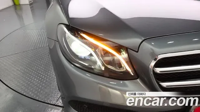 Mercedes-Benz E-Class E250, миниатюра 18