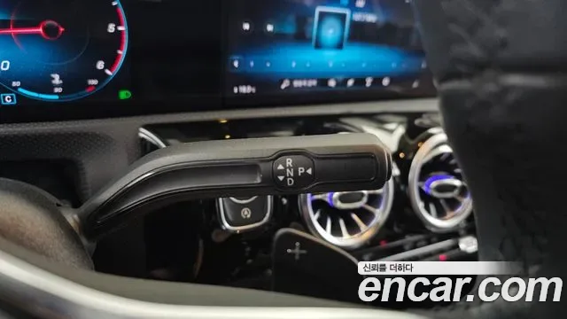 Mercedes-Benz A-Class A200d, миниатюра 9