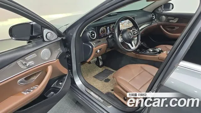 Mercedes-Benz E-Class E300 4MATIC AMG Line, миниатюра 7