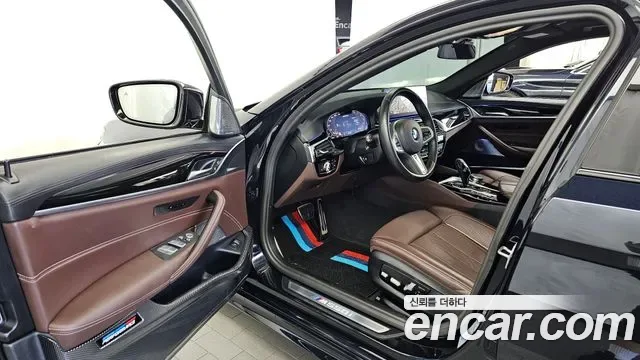 BMW 5 (G30) M550i xDrive, миниатюра 9