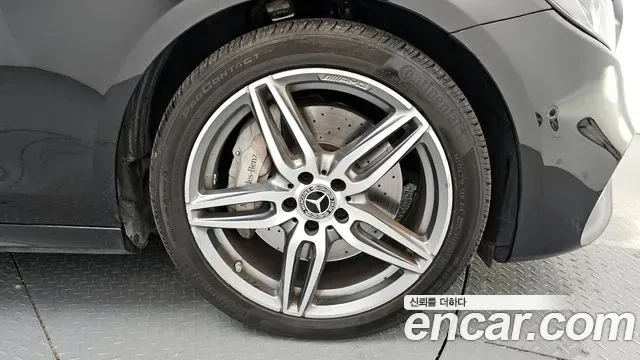 Mercedes-Benz E-Class E300 4MATIC AMG Line, миниатюра 14