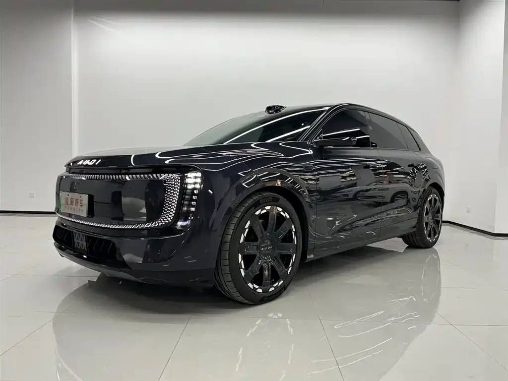 Audi E7X