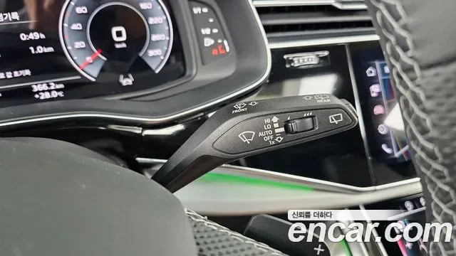 Audi Q8 55 TFSI Premium, миниатюра 5