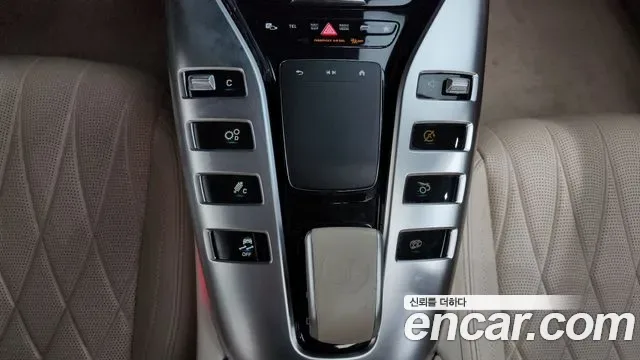 Mercedes-Benz AMG GT 4 43 4MATIC+, миниатюра 3