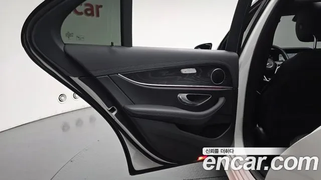 Mercedes-Benz E-Class E250 AMG Line, миниатюра 9