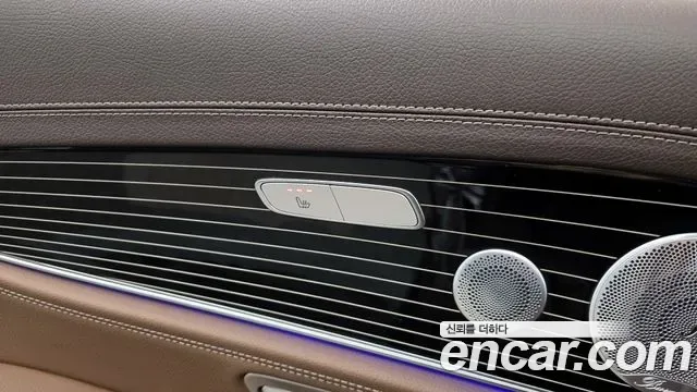 Mercedes-Benz E-Class E450 4MATIC, миниатюра 3