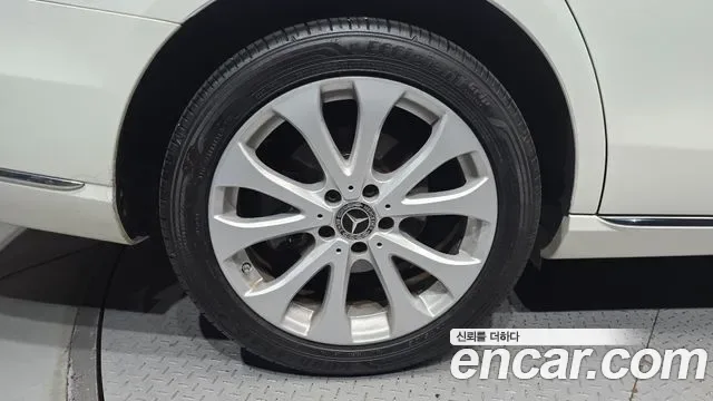 Mercedes-Benz E-Class E300 4MATIC, миниатюра 6