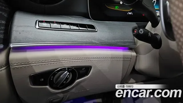 Mercedes-Benz AMG GT 4 43 4MATIC+, миниатюра 9