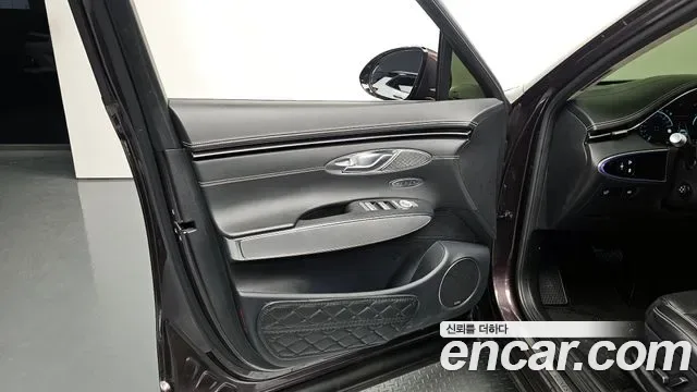 Genesis GV70 e-AWD, миниатюра 3