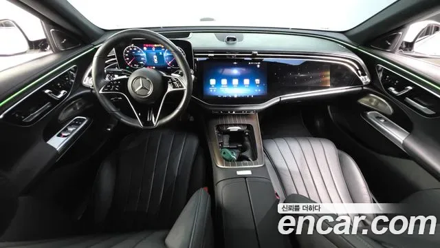 Mercedes-Benz E-Class E300 4MATIC, миниатюра 10