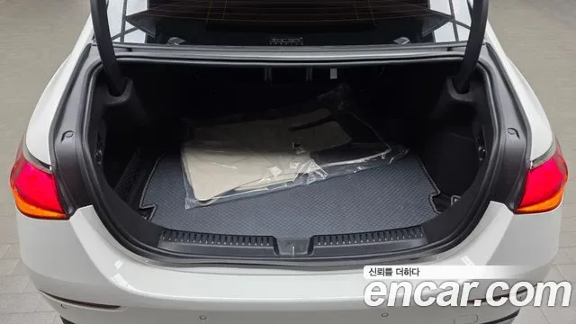 Mercedes-Benz E-Class E220d 4MATIC, миниатюра 24