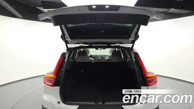 Volvo XC40 B4, миниатюра 17