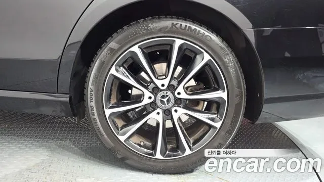 Mercedes-Benz E-Class E250, миниатюра 3