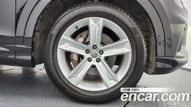 Audi Q8 45 TDI Premium, миниатюра 11
