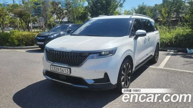 Kia Carnival бензин 7 мест Signature