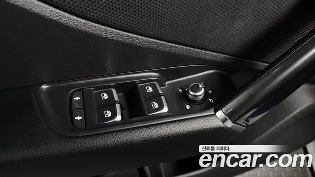 Audi Q2 35 TDI Premium, миниатюра 2