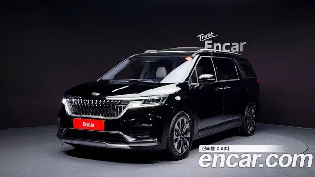 Kia Carnival дизель 9 мест Signature