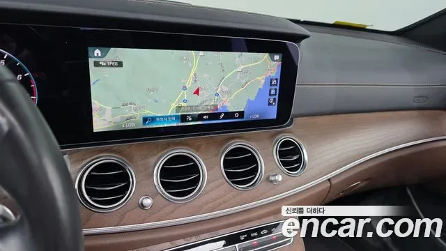 Mercedes-Benz E-Class E250, миниатюра 13
