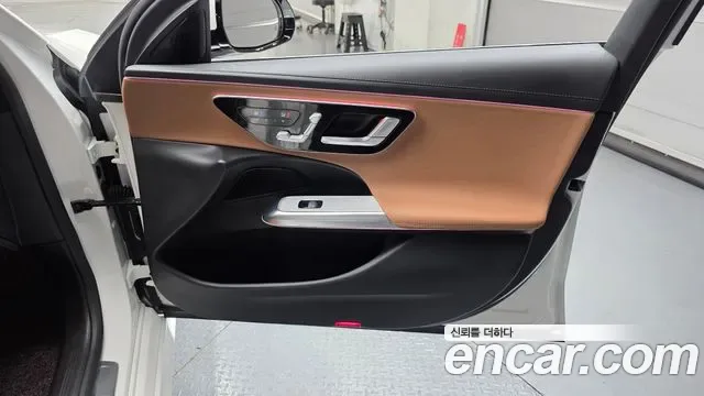 Mercedes-Benz E-Class E200, миниатюра 9