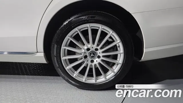 Mercedes-Benz E-Class E220d 4MATIC, миниатюра 30