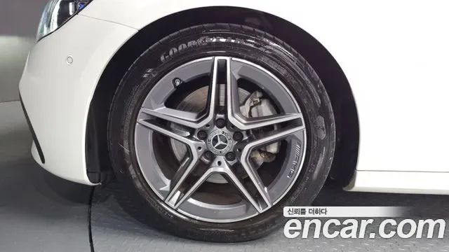 Mercedes-Benz E-Class E250 AMG Line, миниатюра 20