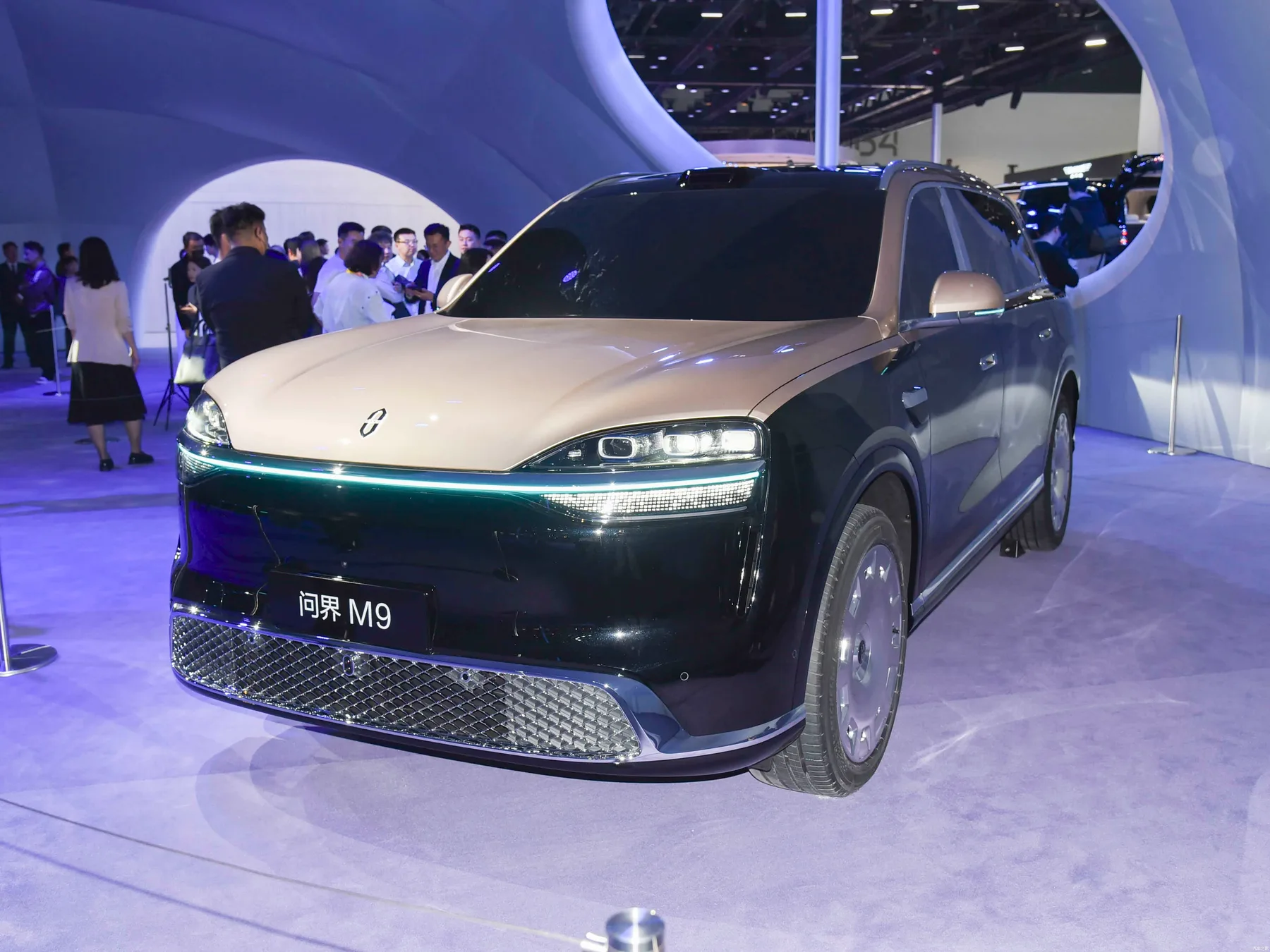 AITO M9