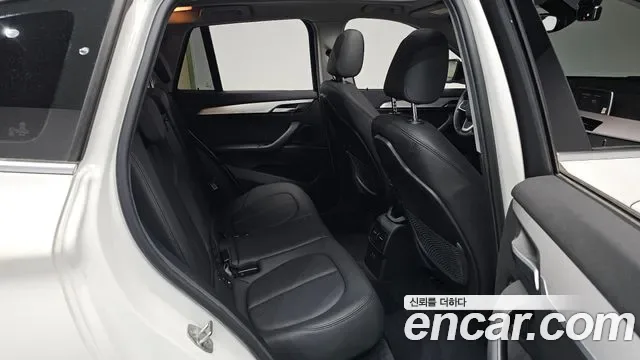 BMW X1 xDrive 20i, миниатюра 9