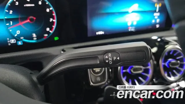 Mercedes-Benz A-Class A220, миниатюра 9