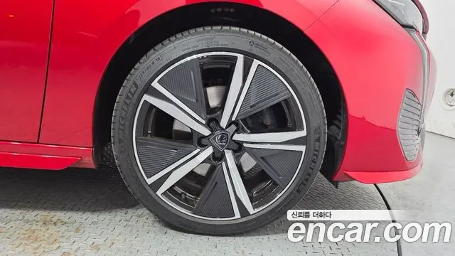 Peugeot 308 1.2 гибрид GT, миниатюра 11