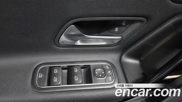 Mercedes-Benz A-Class A220, миниатюра 4