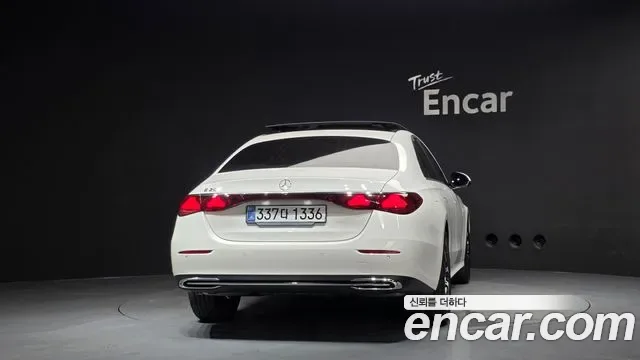 Mercedes-Benz E-Class E200, миниатюра 27
