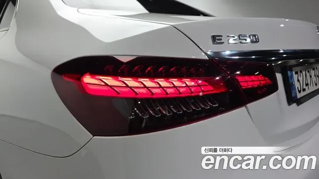 Mercedes-Benz E-Class E250, миниатюра 8