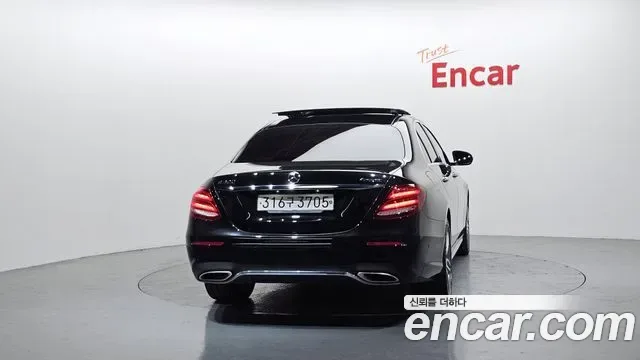 Mercedes-Benz E-Class E300 4MATIC AMG Line, миниатюра 3