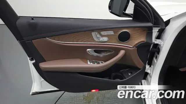 Mercedes-Benz E-Class E250, миниатюра 18