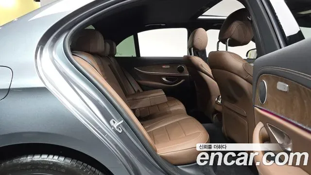 Mercedes-Benz E-Class E250, миниатюра 26