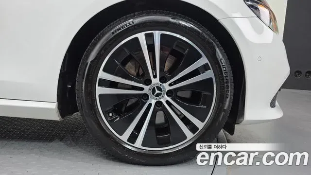 Mercedes-Benz E-Class E300, миниатюра 13