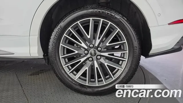 Audi Q3 35 TDI Premium, миниатюра 2
