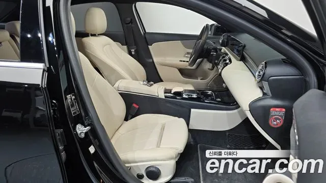 Mercedes-Benz A-Class A220, миниатюра 26