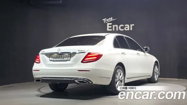 Mercedes-Benz E-Class E300 4MATIC, миниатюра 5