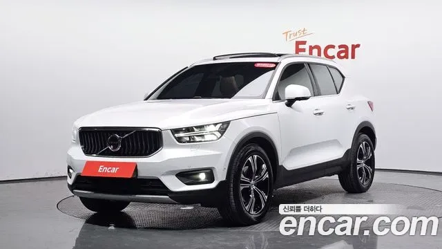 Volvo XC40 T4