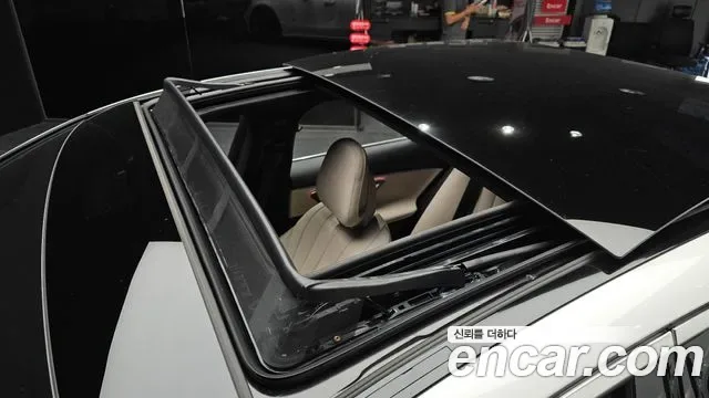 Mercedes-Benz E-Class E300 4MATIC AMG Line, миниатюра 20