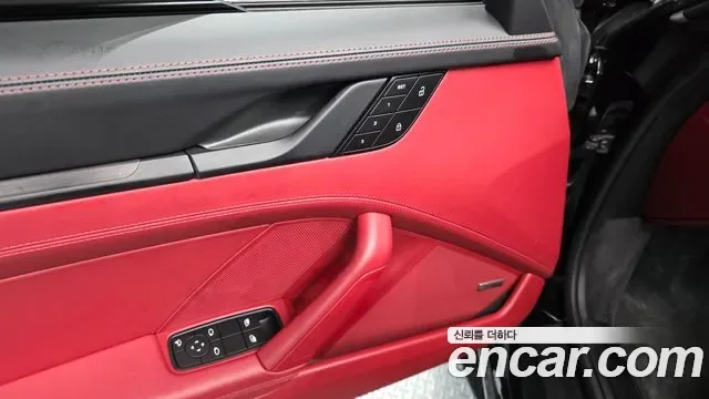 Porsche 911 4 GTS, миниатюра 12