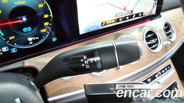Mercedes-Benz E-Class E300e 4MATIC, миниатюра 17