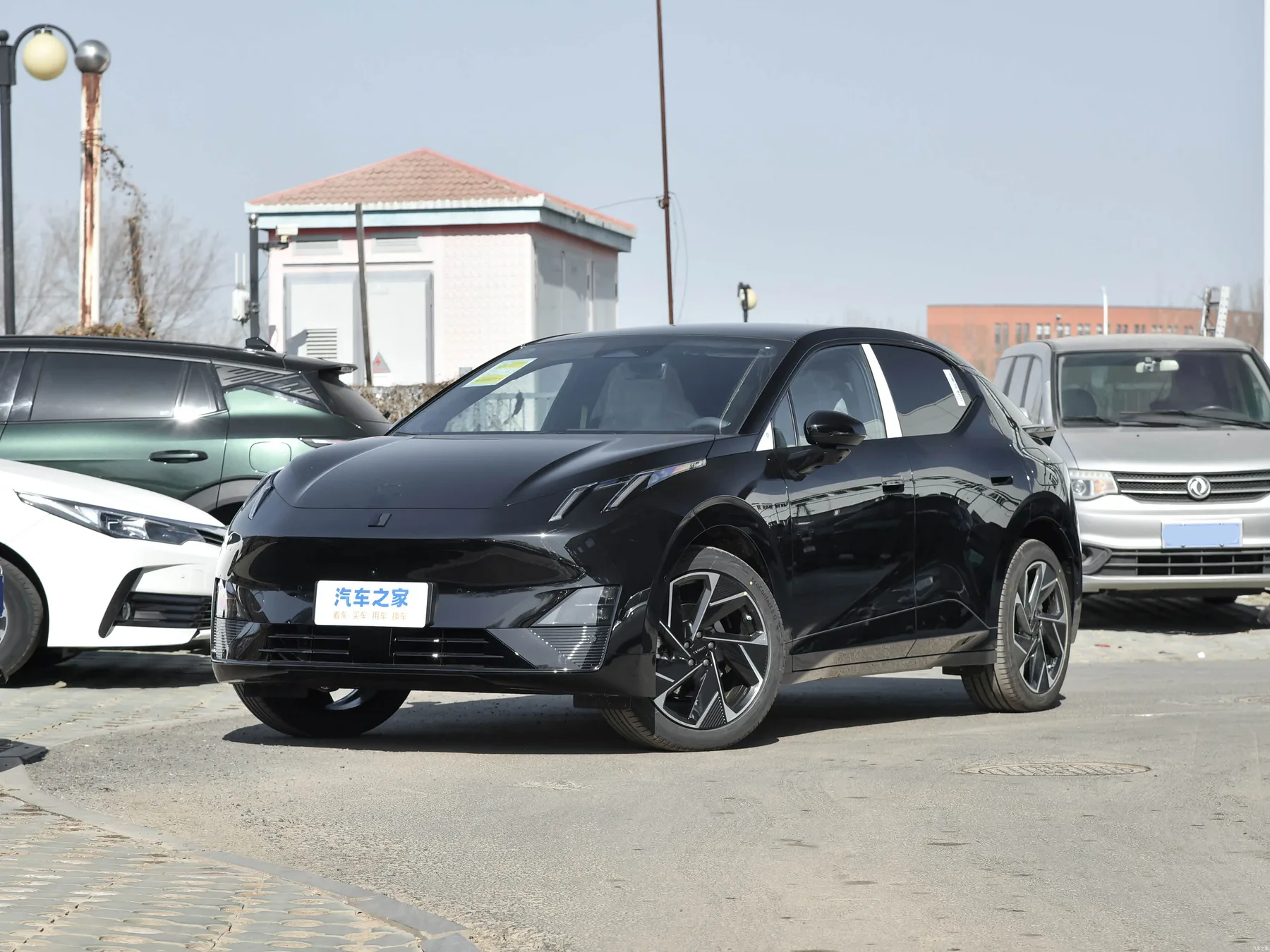 Lynk & Co Z20