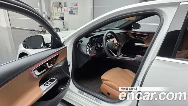 Mercedes-Benz E-Class E200, миниатюра 21