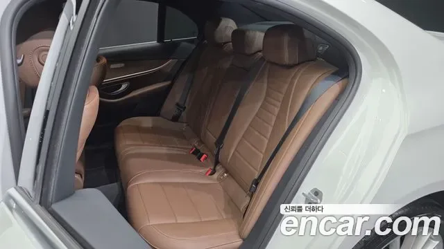 Mercedes-Benz E-Class E220d 4MATIC, миниатюра 4