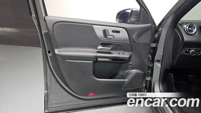 Mercedes-Benz GLB GLB200 d, миниатюра 13